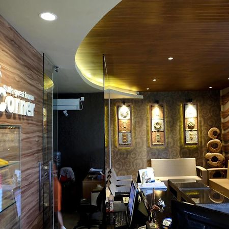 De'Corner Guest House Malang Zewnętrze zdjęcie