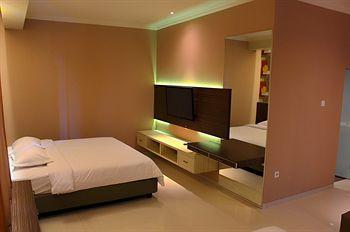 De'Corner Guest House Malang Zewnętrze zdjęcie