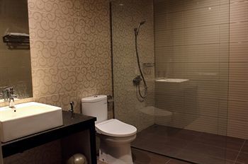 De'Corner Guest House Malang Zewnętrze zdjęcie