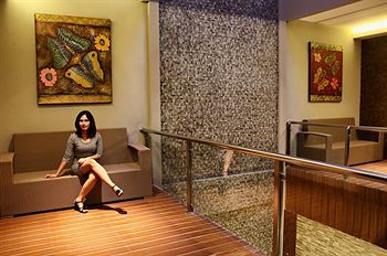 De'Corner Guest House Malang Zewnętrze zdjęcie