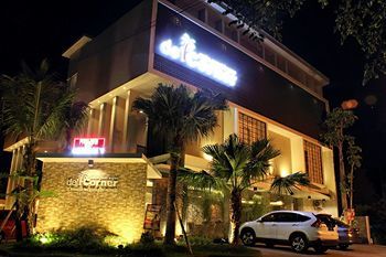 De'Corner Guest House Malang Zewnętrze zdjęcie