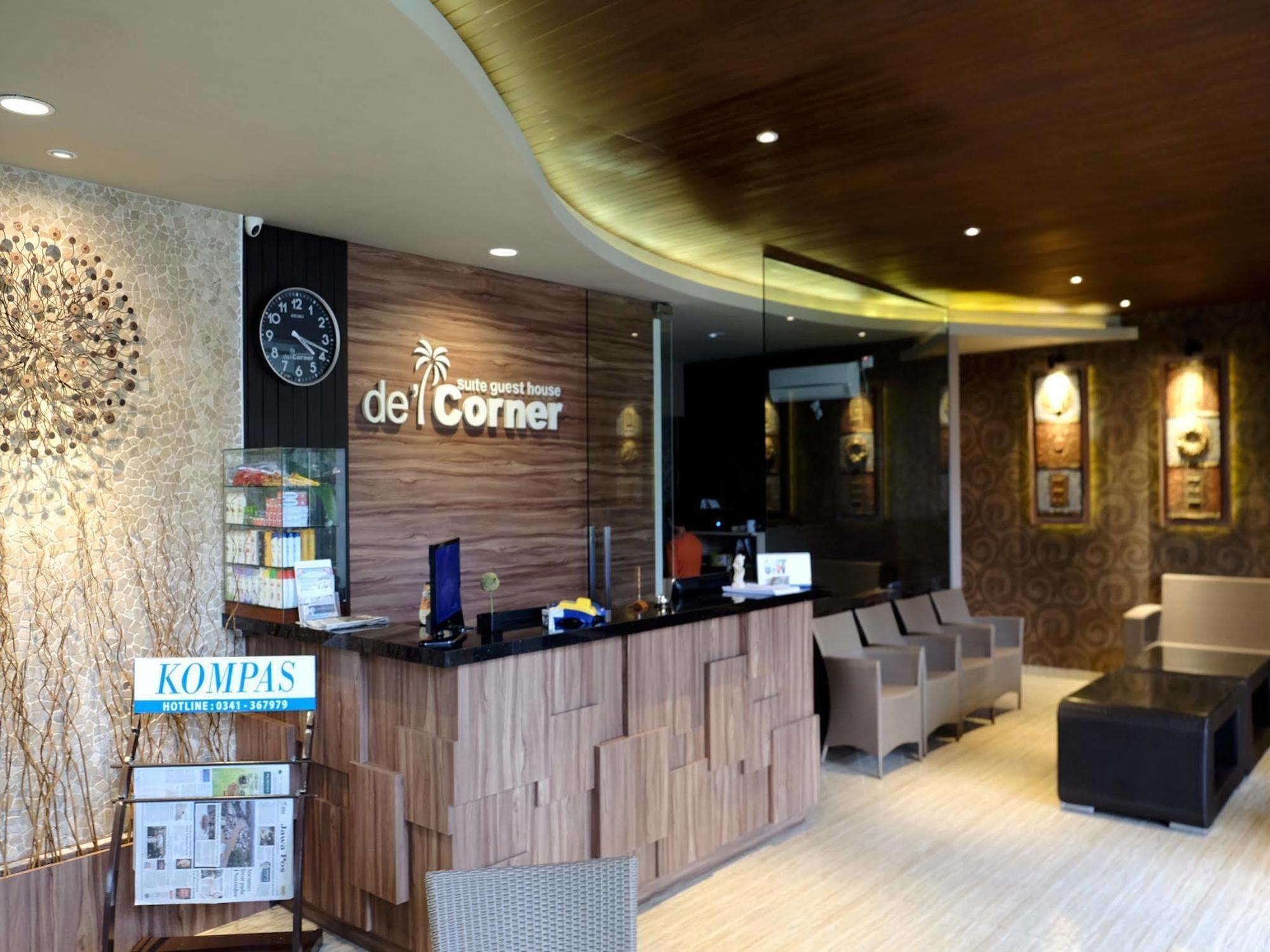 De'Corner Guest House Malang Zewnętrze zdjęcie