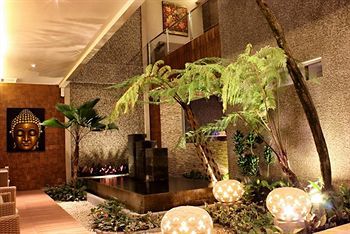 De'Corner Guest House Malang Zewnętrze zdjęcie